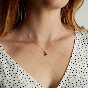 Zierliche Geburtsstein Kette: Gold oder Sterling Silber Anhänger, Geschenk für Mama Bild 4
