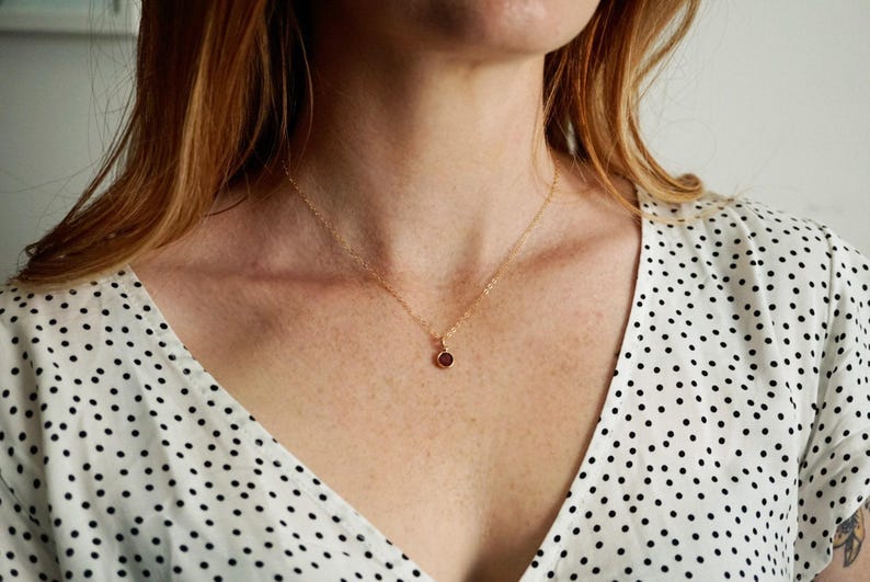Zierliche Geburtsstein Kette: Gold oder Sterling Silber Anhänger, Geschenk für Mama Bild 4