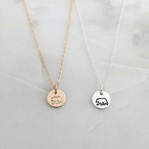 Mama Bär Charm Halskette, Zierliche Halskette, Geschenk für Sie, das gestempelte Leben