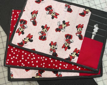 Fun with Minny Mouse -Placemats with silverware holder & washable. Set of 2