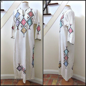 Vintage caftan / Embroidered Caftan / fits S-M / White Caftan / Vintage Kaftan / Boho Embroidered Caftan image 1