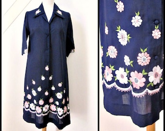 60s Embroidered Dress / 1960s Embroidered Dress / fits S-M / Daisy Embroidered Dress / Blue embroidered dress