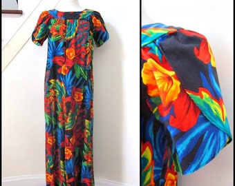 Hilo Hattie Hawaiian Dress / fits S-M / Vintage Hawaiian dress / Vintage Hawaiian Caftan / Floral Hawaiian caftan