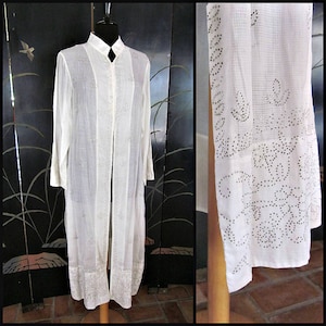 Nimbu Duster Coat / Silver on White Duster Coat  / fits M / Beach Cover-up / Bridal Duster Coat / White Caftan / Poolside Cover-up