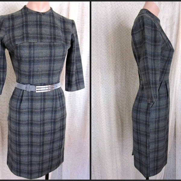 Plaid Dress Vintage 50s 1950s // fits XS // curve hugging sheath