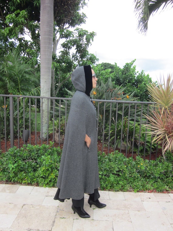 Victorian Inspired Vintage Wool and Velvet Cape /… - image 3