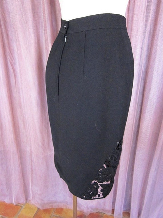 VALENTINO Vintage Skirt // Black Lace on Crepe //… - image 3