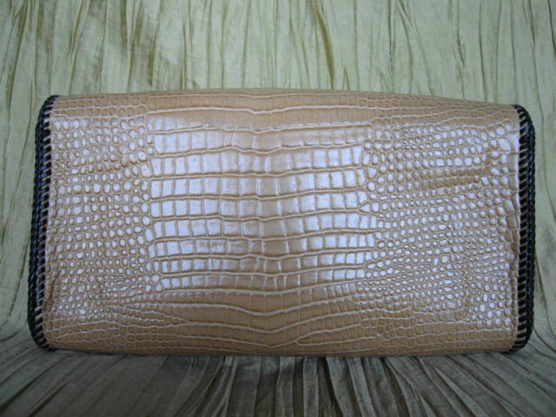 Alligator Embossed Oversized Clutch / Vintage 80s whipstitch purse / Mock croc leather clutch / vintage tan alligator emb clutch image 4