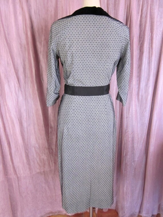 Vintage 40s Flocked Dress // fits S // 1940s wigg… - image 5