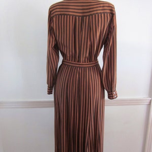 Perry Ellis Portfolio / fits S Sz 6 petite / vintage Perry Ellis / Perry Ellis Dress / Perry Ellis suit / Crinkle Silk Stripe image 4