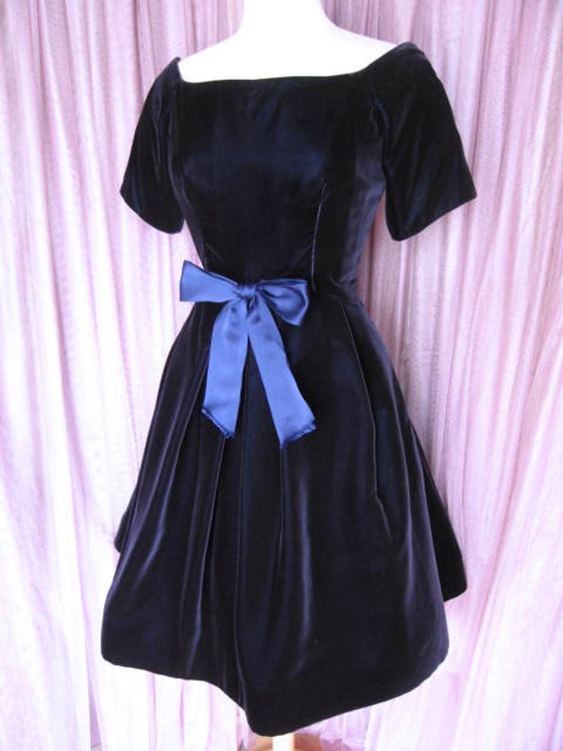 Scaasi Dress / vintage Scaasi dress / Scaasi velvet dress / vintage blue velvet dress / fits S / Blue velvet dress / Scaasi Boutique Dress image 4