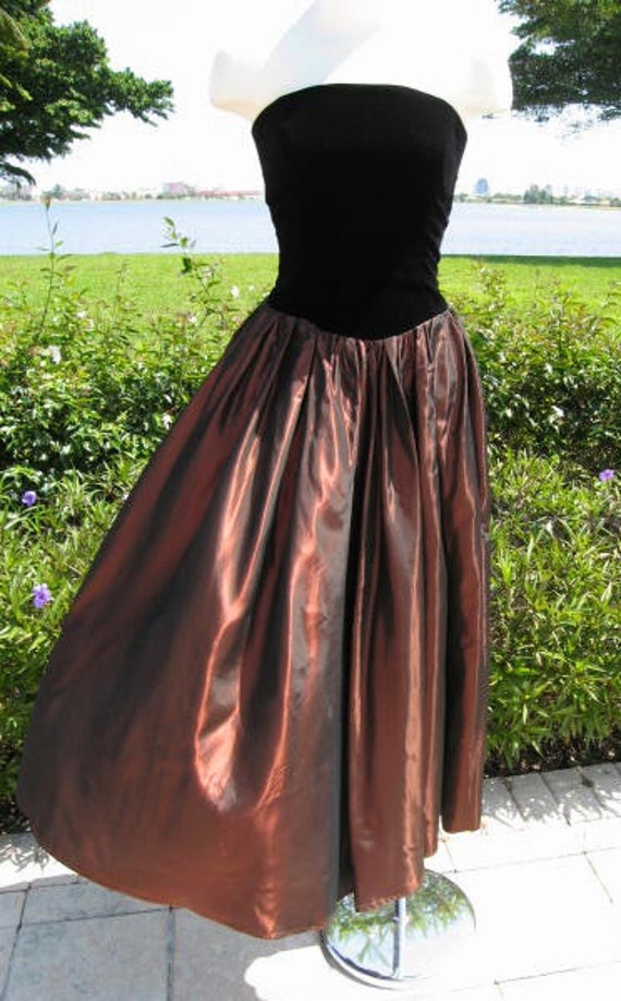 Vintage 50s Dress / fits XS / Copper Taffeta Velv… - image 2