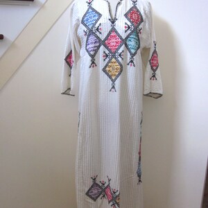 Vintage caftan / Embroidered Caftan / fits S-M / White Caftan / Vintage Kaftan / Boho Embroidered Caftan image 2