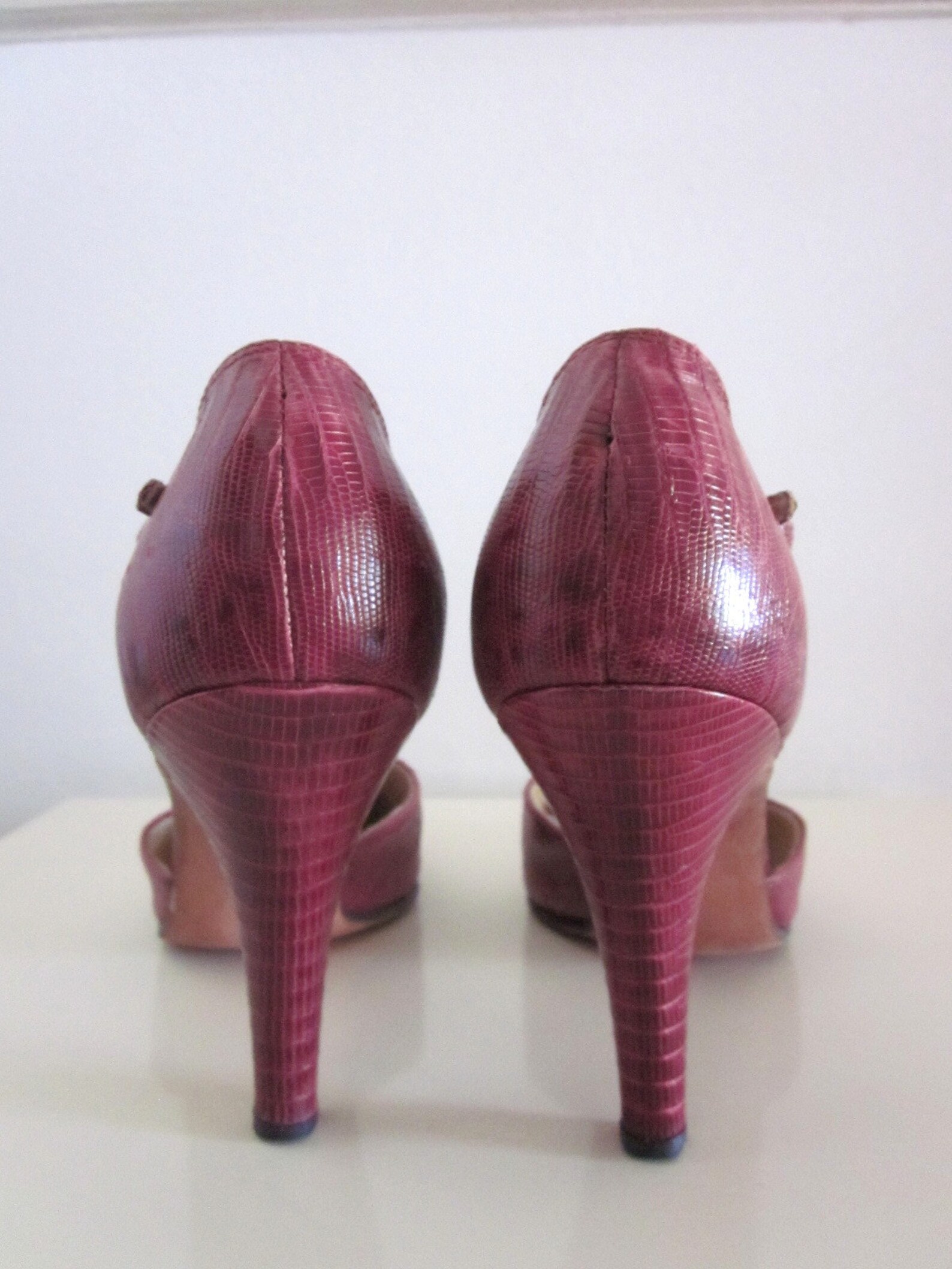 Handmade Lizard Shoes / Fits US 7 / Vintage Red Lizard Shoes / 60s