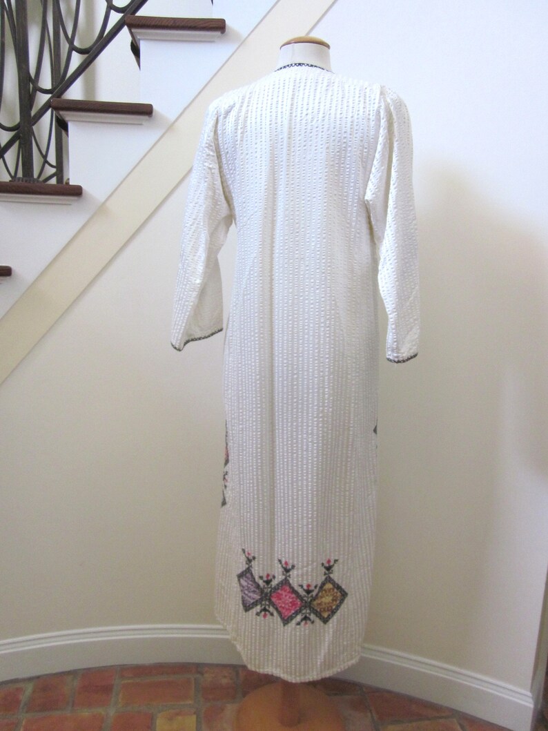 Vintage caftan / Embroidered Caftan / fits S-M / White Caftan / Vintage Kaftan / Boho Embroidered Caftan image 7