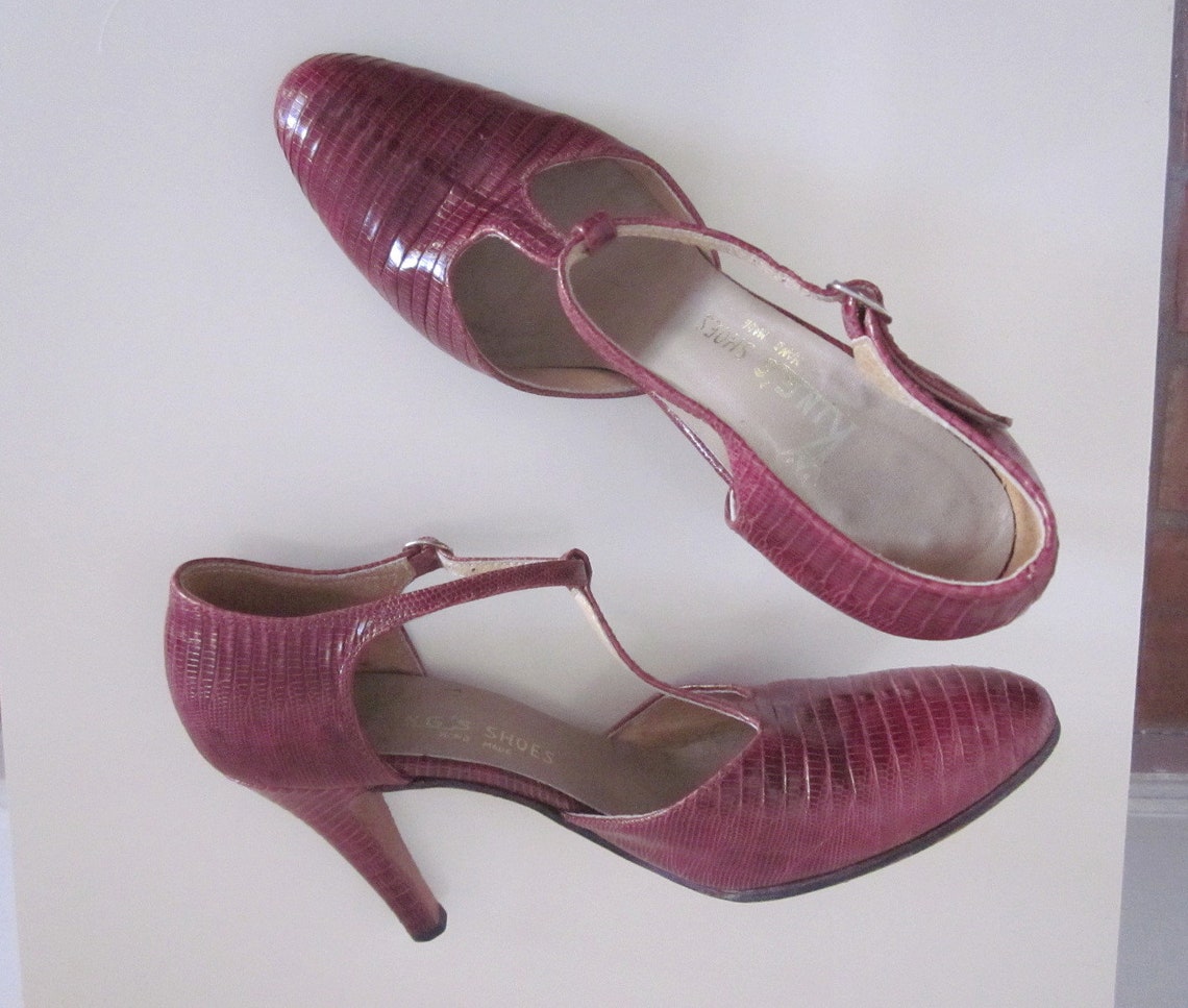 Handmade Lizard Shoes / Fits US 7 / Vintage Red Lizard Shoes / 60s