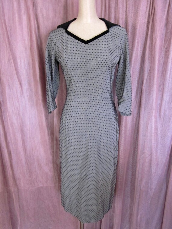 Vintage 40s Flocked Dress // fits S // 1940s wigg… - image 3