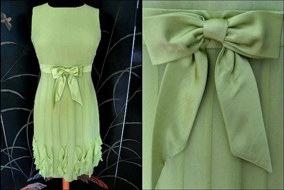 Green Silk Ruffled Dress / fits S / Mod style gre… - image 1