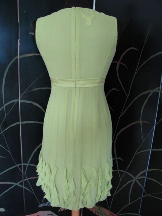 Green Silk Ruffled Dress / fits S / Mod style gre… - image 3