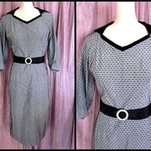Vintage 40s Flocked Dress // fits S // 1940s wiggle dress // velvet collar