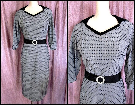 Vintage 40s Flocked Dress // fits S // 1940s wigg… - image 1