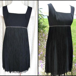 60s Fringed Dress / Fringed LBD / fits XS-S / 60s Shimmy Dress / 60s Flapper Dress / Vintage Fringed Flapper Dress