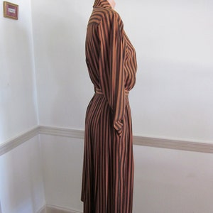 Perry Ellis Portfolio / fits S Sz 6 petite / vintage Perry Ellis / Perry Ellis Dress / Perry Ellis suit / Crinkle Silk Stripe image 3