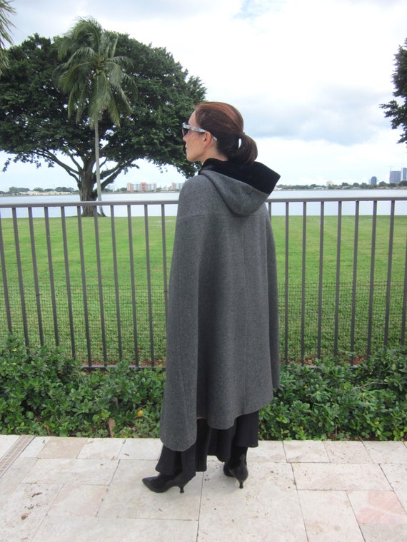 Victorian Inspired Vintage Wool and Velvet Cape /… - image 8