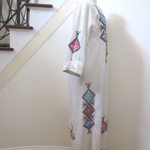 Vintage caftan / Embroidered Caftan / fits S-M / White Caftan / Vintage Kaftan / Boho Embroidered Caftan image 5