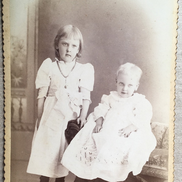 Cabinet Card Photograph of a Little Brother & Sister Taken by Prolific FEMALE PHOTOGRAPHER, Miss Anny Lindquist - Chicago