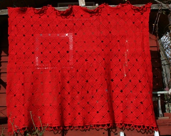 Ginette : French vintage crocheted coverbed, bright red, retro kitch.