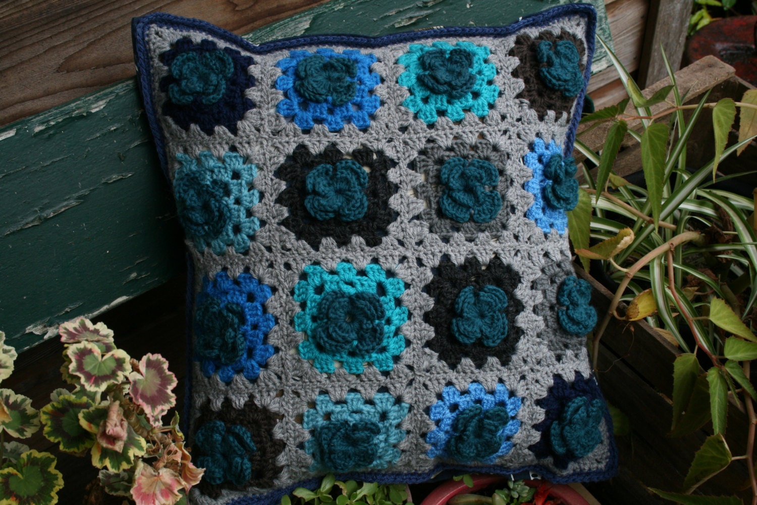 Coussin Neuf, Carrés Granny Multicolores Ornés de Fleurs Au Crochet, Tissu Coton Déhoussable, Coussi