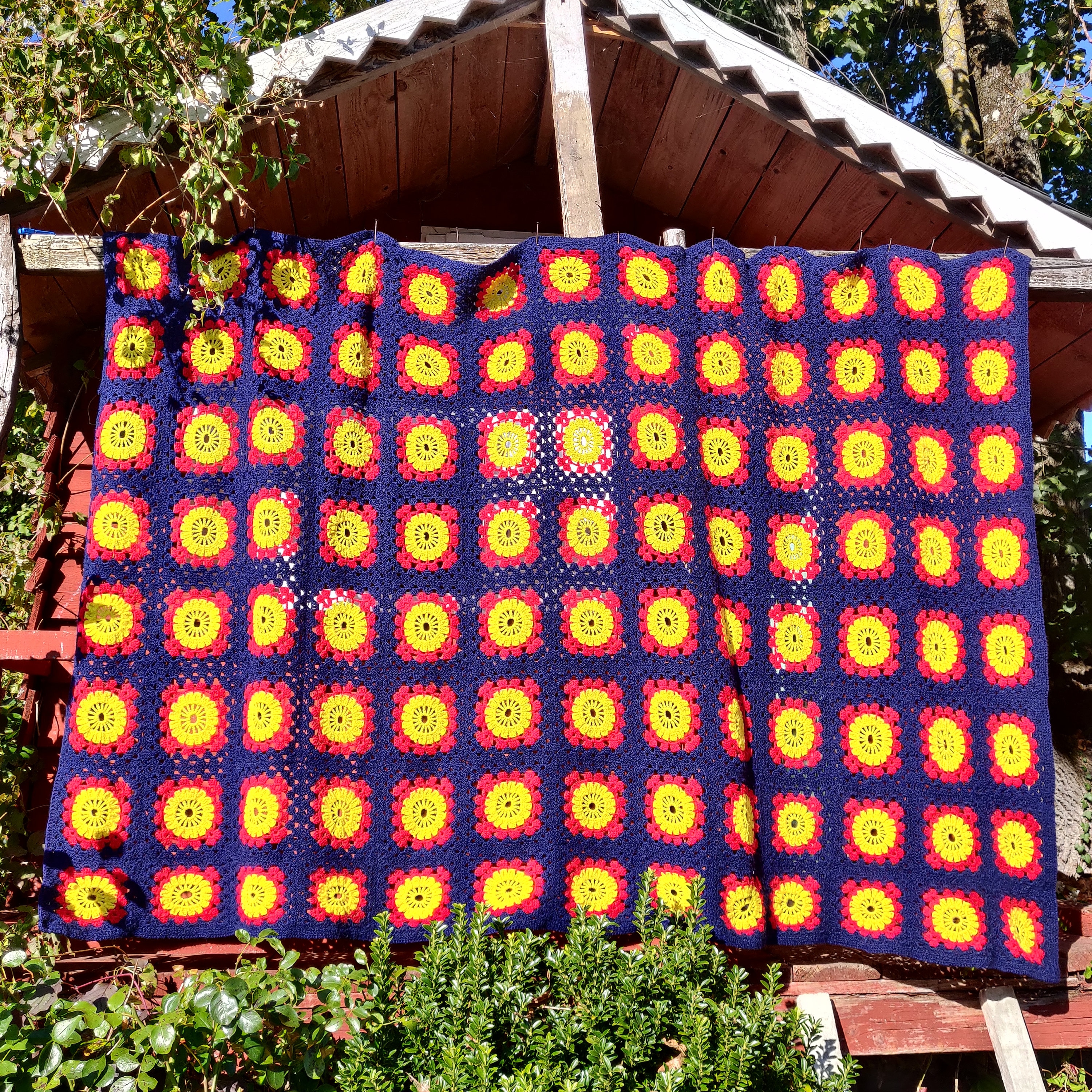 Grande Couverture Vintage Au Crochet Seventies , Laurette, Carrés Granny Identiques, Bleu Marine, Ro