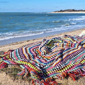 Large vintage granny rectangle, ROMANE, crochet, multicolored, handmade, fringed