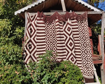 Large french vintage afghan, crocheted , CAUSSES, ecru and dark brown, fringed on 2 sides, seventies style