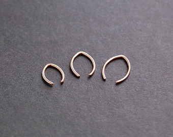 Huggie Ohrringe - 14k gold filled Ohrringe, Sterling Silber Ohrringe, offene Creolen, Ohr Huggies, zierliche Ohrringe, Hufeisen Ohrringe