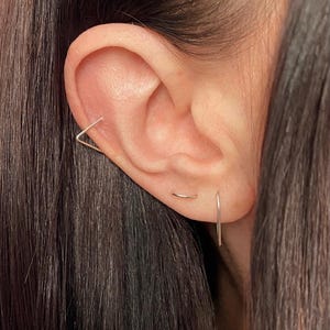 NEW Triangle Helix Hoop Earring, Triangle Cartilage Hoop Earring, Geometric Helix Earring, 14k Gold Filled Earring, Sterling Silver Earring