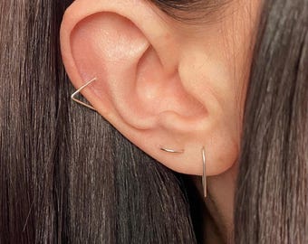 Driehoek helix hoepel, driehoek kraakbeen hoepel, geometrische helix oorbel, 14k gold filled oorbel, sterlingzilveren oorbel