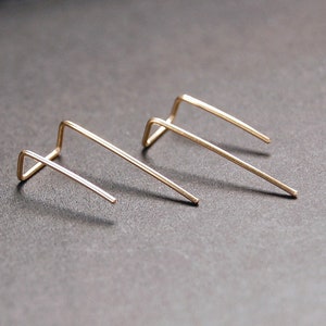 Pendientes largos de doble perforación con rosca: pendientes rellenos de oro, pendientes de oro, pendientes de plata, pendientes minimalistas, pendientes básicos