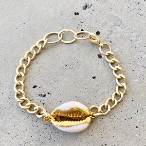 gold cowrie bracelet, chain bracelet, aloha, pyrite, hebrew shell, Hawaii jewelry, cowrie, gold bracelet, beach bracelet