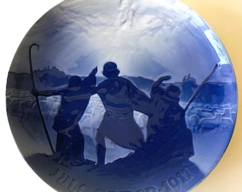 1911 Bing & Grondahl Christmas Plate; Angel Appearing to Shepherds About Birth of Jesus; Made in Denmark; Mint