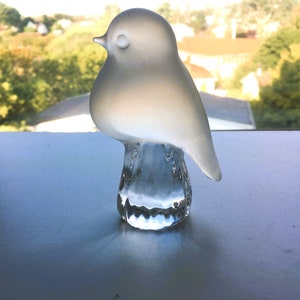 Vintage Little Bird Figurine, Frosted Glass Bird, Collectible Glass Bird, Bird Watcher Gift
