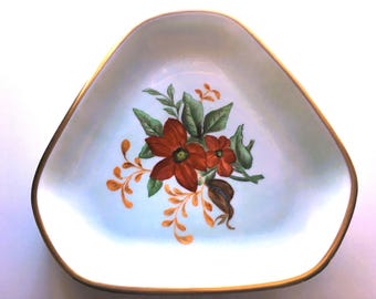 Bing & Grondahl Floral Design Platter; Handpainted by Annie Rasmussen 1969; Mint; Gift for the Home; Made in Denmark
