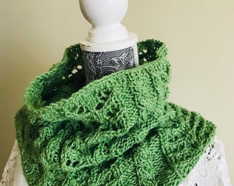 Women  green knit cowl - Lace neck warmer - Green knit neck warmer - Hand knitted scarf- Alpaca silk cowl - Gift for mom sister friend