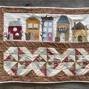 Spring on Cottage Lane PDF Quilted Wallhanging Pattern