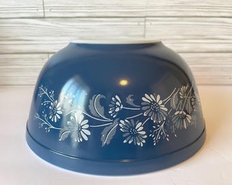 Vintage Pyrex "Colonial Mist" Mixing Bowl, 2.5-Liter #403