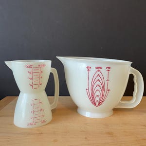 Vintage Tupperware Measuring Pitcher & Double Sided Measuring Cup