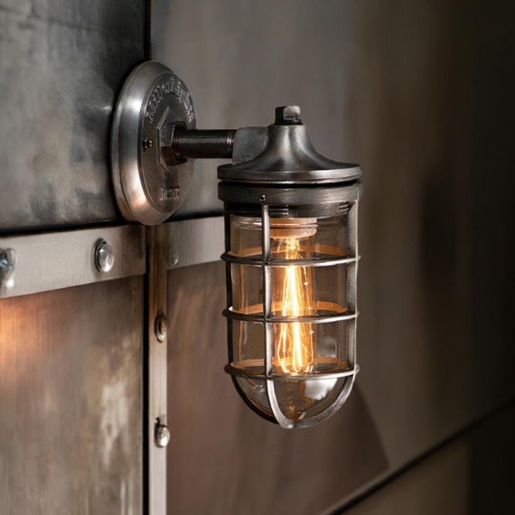 Vintage-style porch Light fixture - Metal Cage - Wall Sconce - Outdoor Lighting