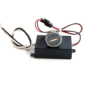Industrial USB Port Kit – Front Panel Mount 1/2&quot; NPT – DIY Phone Charger for Pipe Lamps, Shelves & Desks – Fast Charging