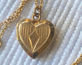 Heart Locket Necklace Opens 16 Inch Chain Vintage